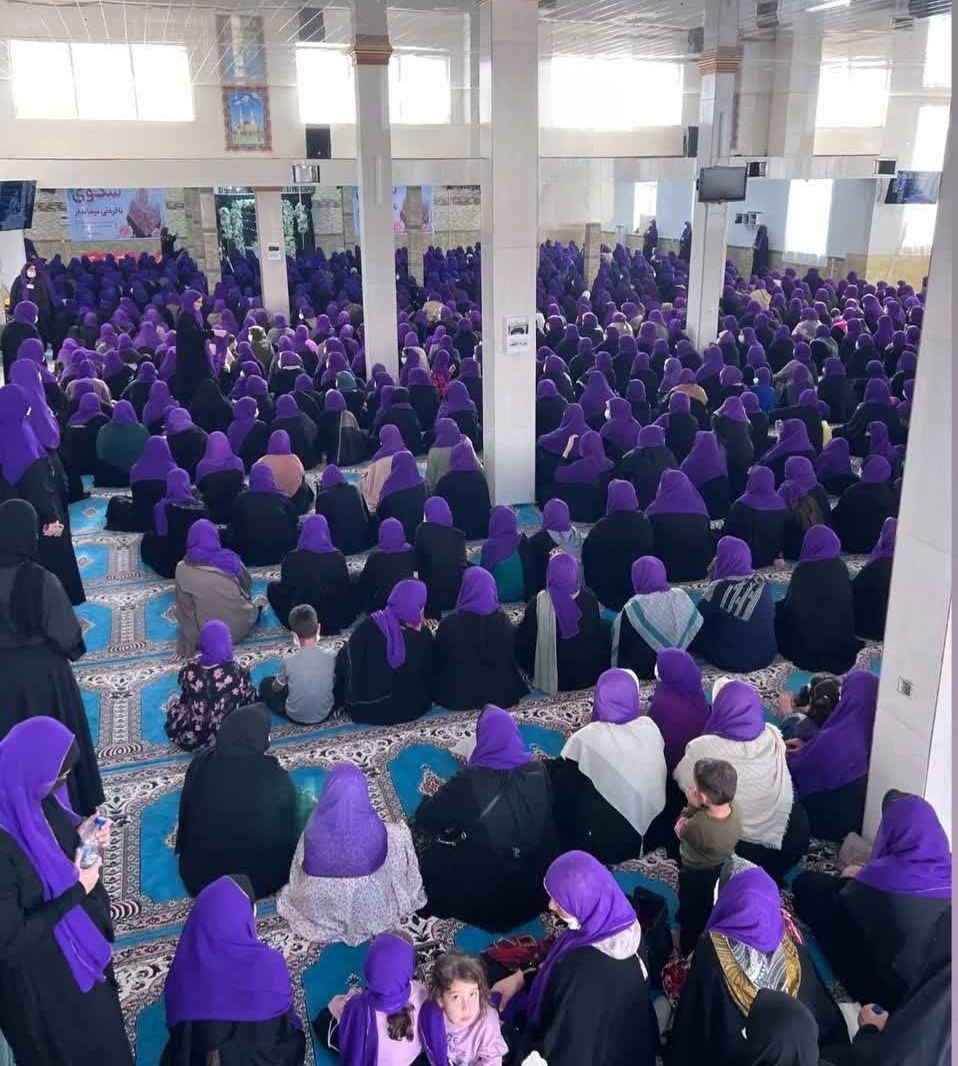 گردهمایی بانوان محجبه در بانه در اعتراض به فستیوال هنجارشکنانه سلیمانیه عراق